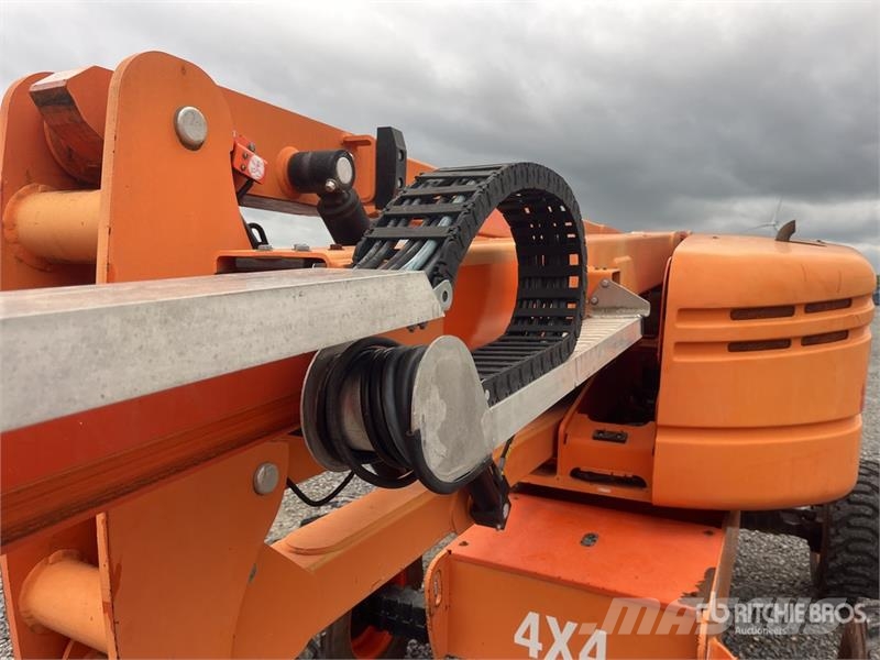 SkyJack SJ46AJ 4WD Diesel Articulating Boom Lift Kuukulkijat