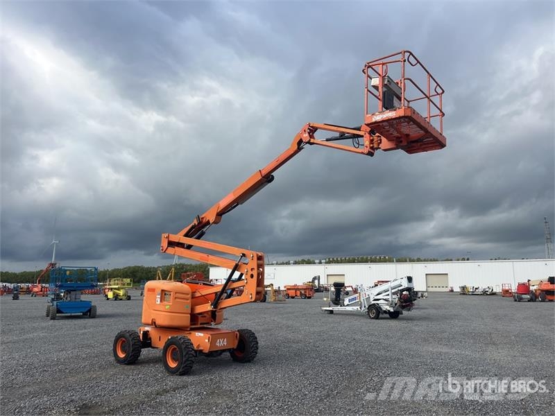 SkyJack SJ46AJ 4WD Diesel Articulating Boom Lift Kuukulkijat
