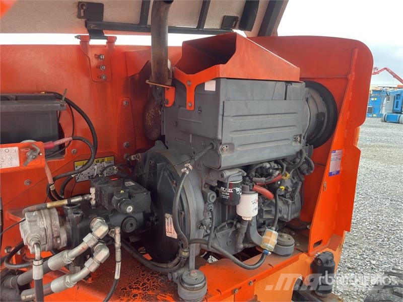 SkyJack SJ46AJ 4WD Diesel Articulating Boom Lift Kuukulkijat