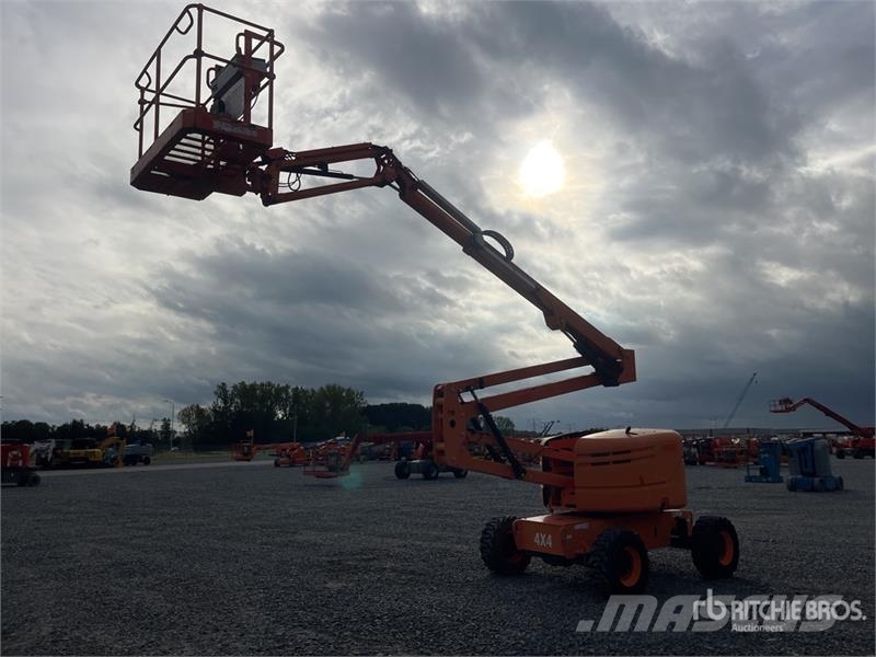 SkyJack SJ46AJ 4WD Diesel Articulating Boom Lift Kuukulkijat