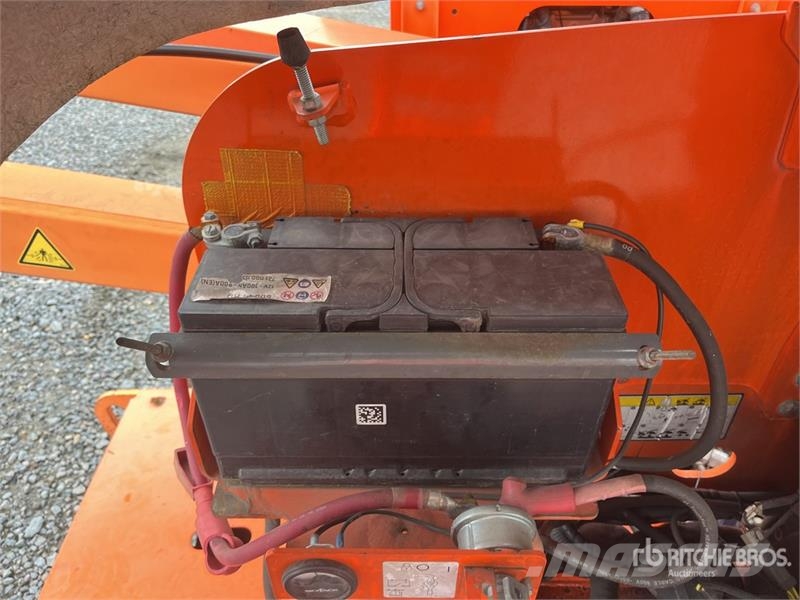 SkyJack SJ46AJ 4WD Diesel Articulating Boom Lift Kuukulkijat