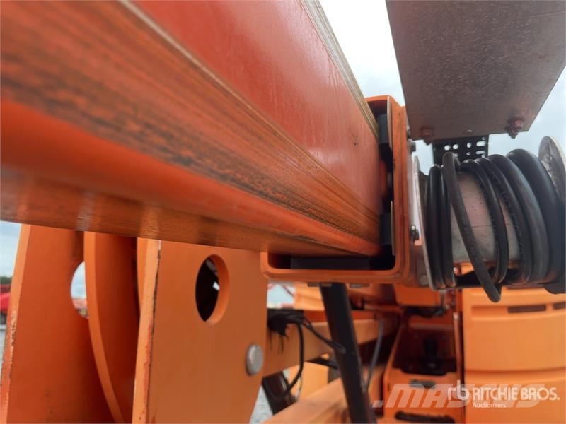 SkyJack SJ46AJ 4WD Diesel Articulating Boom Lift Kuukulkijat
