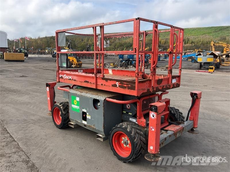 SkyJack SJ6826 RT Škaraste platforme