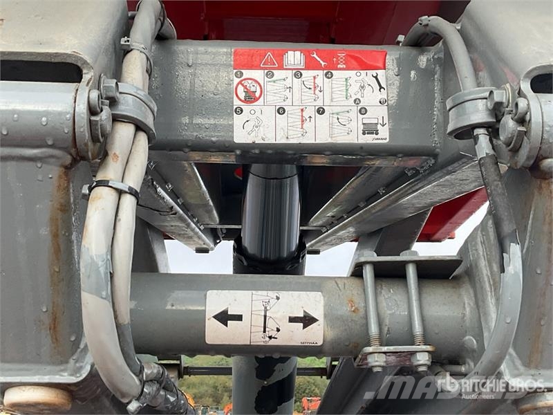 SkyJack SJ6826 RT Scissor lifts