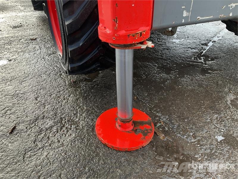 SkyJack SJ6826 RT Scissor lifts