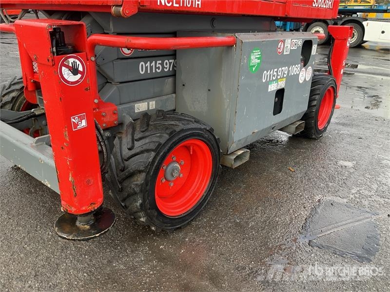 SkyJack SJ6826 RT Scissor lifts