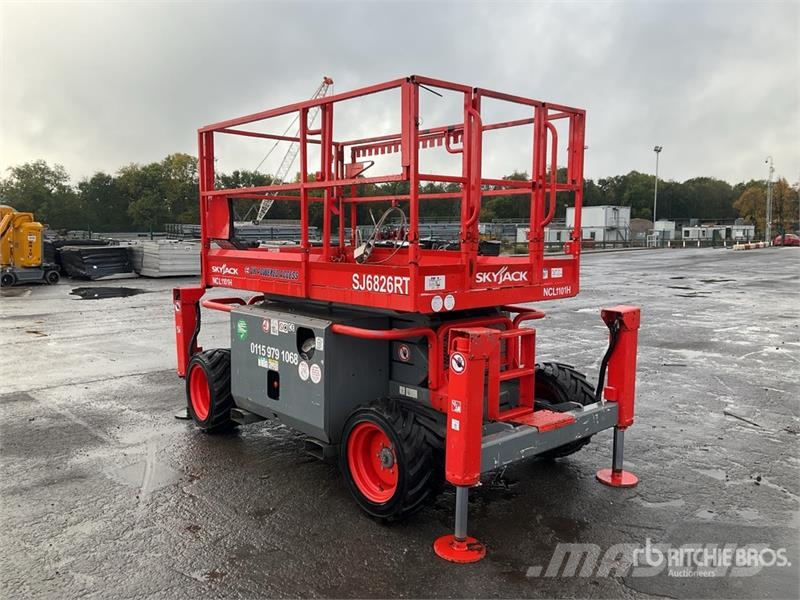 SkyJack SJ6826 RT Scissor lifts