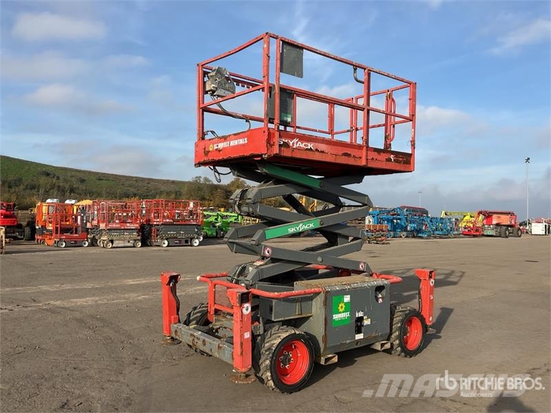 SkyJack SJ6826 RT Škaraste platforme