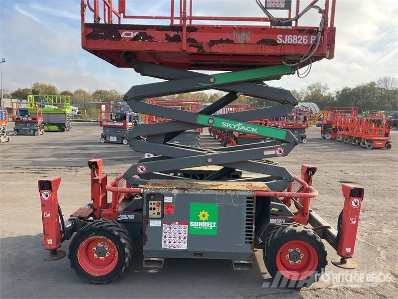 SkyJack SJ6826 RT Škaraste platforme
