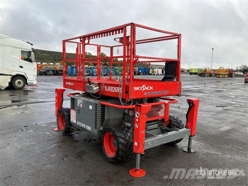 SkyJack SJ6826 RT Scissor lifts