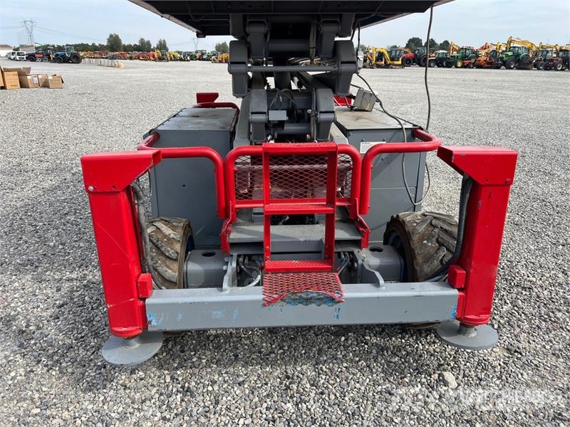 SkyJack SJ6832 Ollós emelők