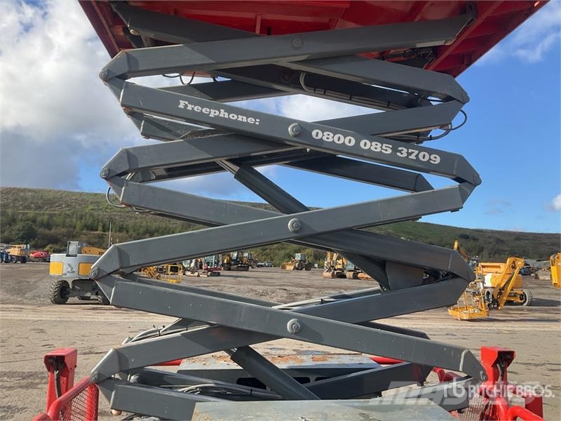 SkyJack SJ6832 4x4 Diesel Scissor Lift Ollós emelők