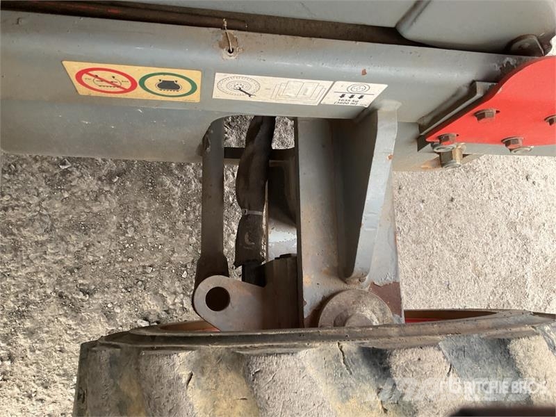 SkyJack SJ6832 4x4 Diesel Scissor Lift Schaarhoogwerkers