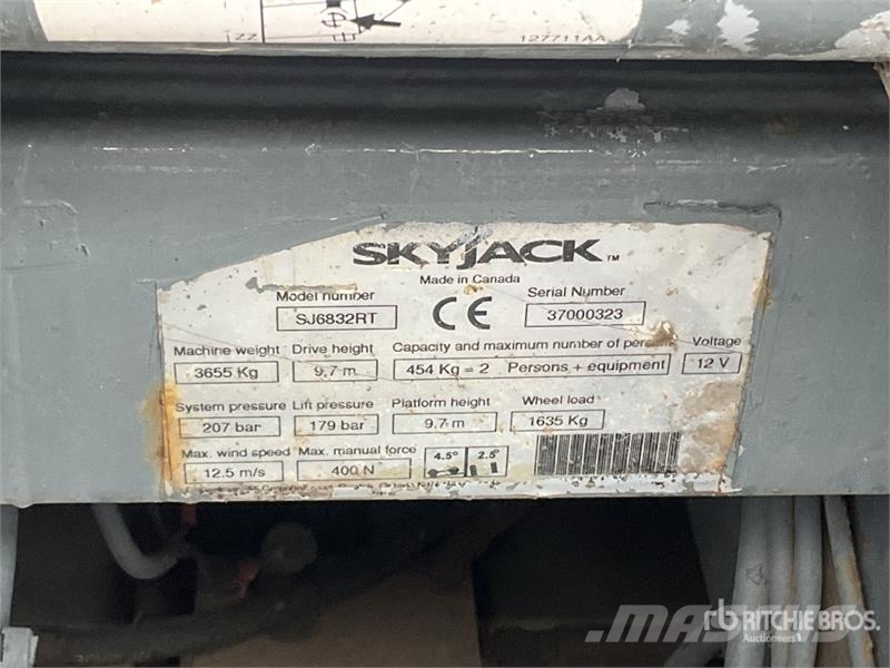 SkyJack SJ6832 4x4 Diesel Scissor Lift Scissor lifts