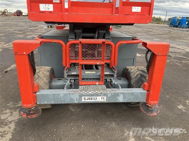SkyJack SJ6832 4x4 Diesel Scissor Lift Scissor lifts