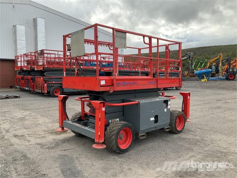 SkyJack SJ6832 4x4 Diesel Scissor Lift Schaarhoogwerkers