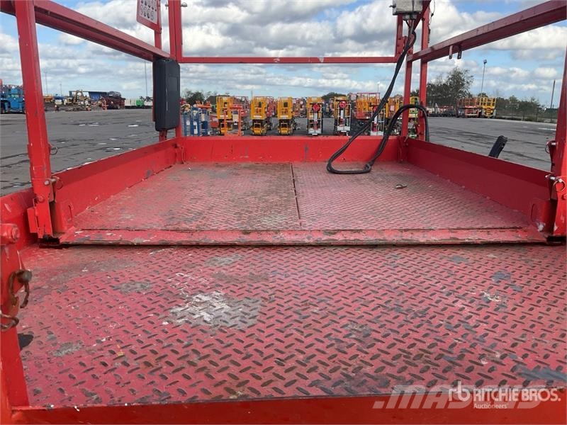 SkyJack SJ6832 4x4 Diesel Scissor Lift Scissor lifts