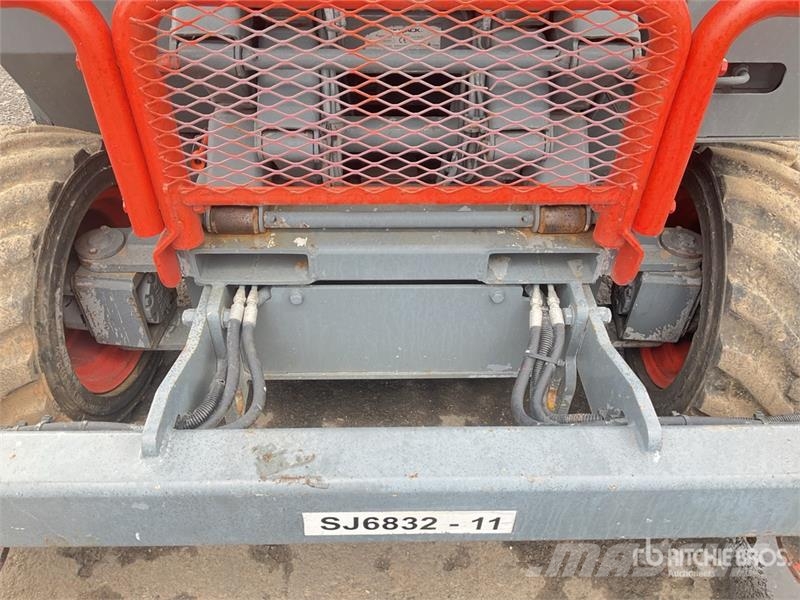 SkyJack SJ6832 4x4 Diesel Scissor Lift Scissor lifts