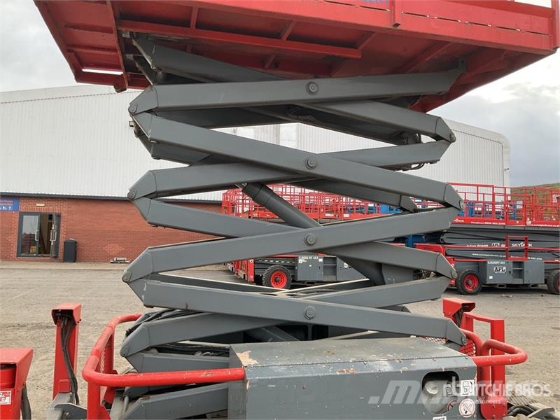SkyJack SJ6832 4x4 Diesel Scissor Lift Schaarhoogwerkers