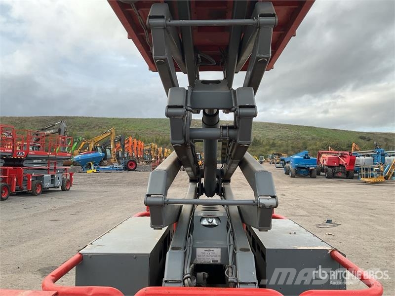 SkyJack SJ6832 4x4 Diesel Scissor Lift Schaarhoogwerkers
