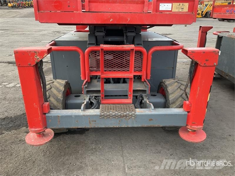 SkyJack SJ6832 4x4 Diesel Scissor Lift Schaarhoogwerkers