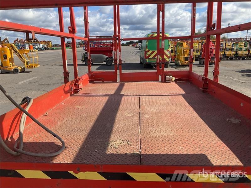 SkyJack SJ6832 RT Piattaforme a pantografo