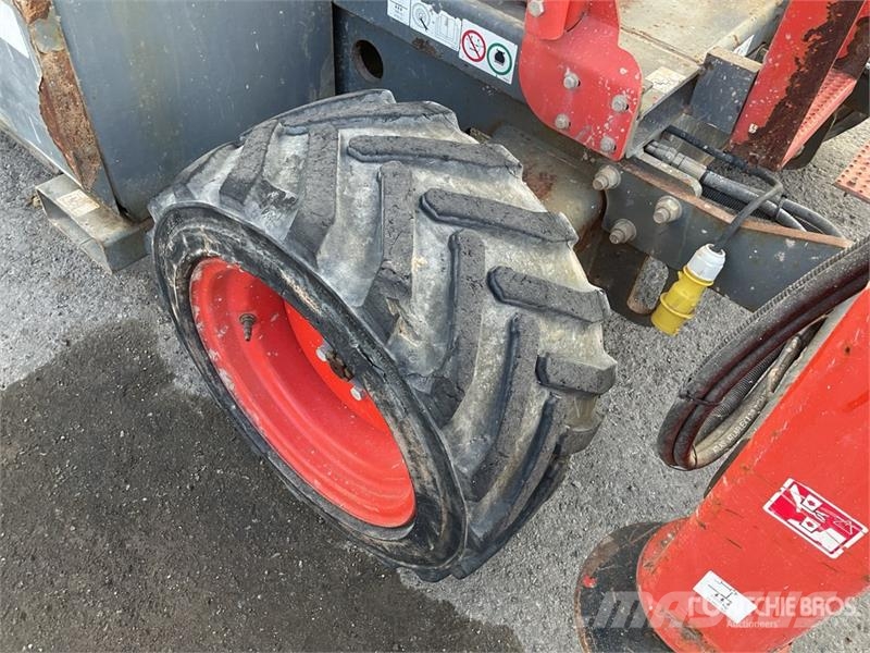 SkyJack SJ6832 RT رافعات مقصية الشكل