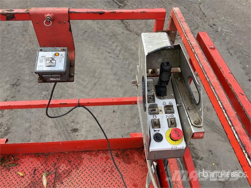 SkyJack SJ6832 RT Škaraste platforme