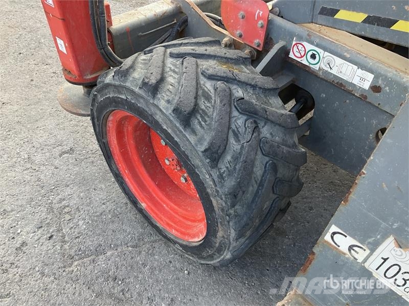 SkyJack SJ6832 RT رافعات مقصية الشكل