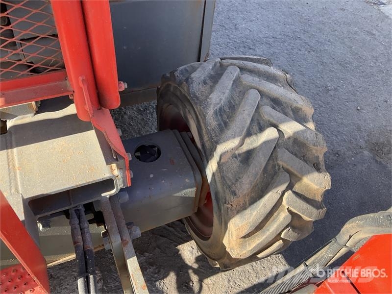 SkyJack SJ6832 RT Piattaforme a pantografo
