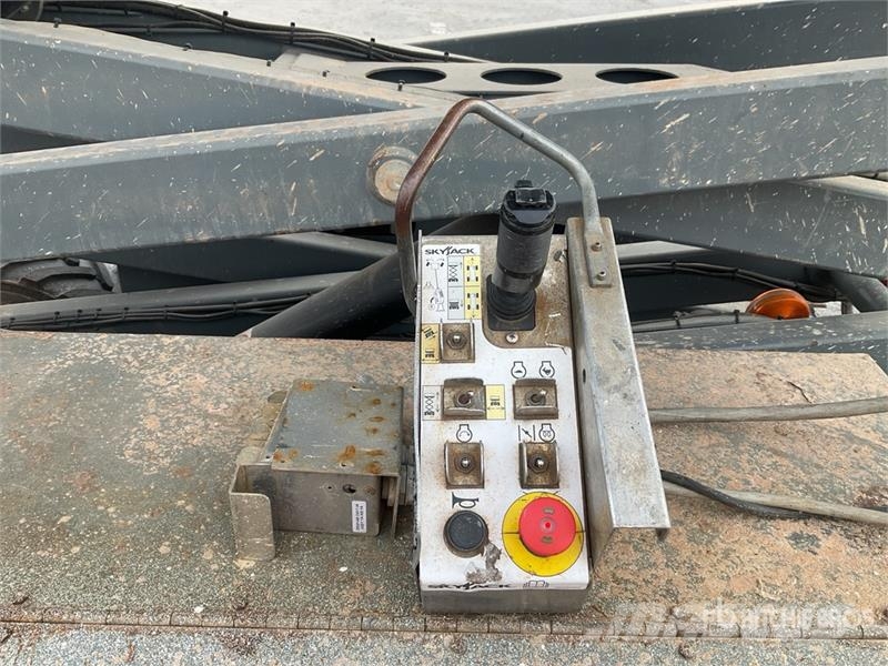 SkyJack SJ6832 RT Makazaste platforme