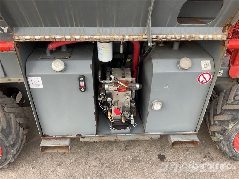 SkyJack SJ6832 RT Škaraste platforme