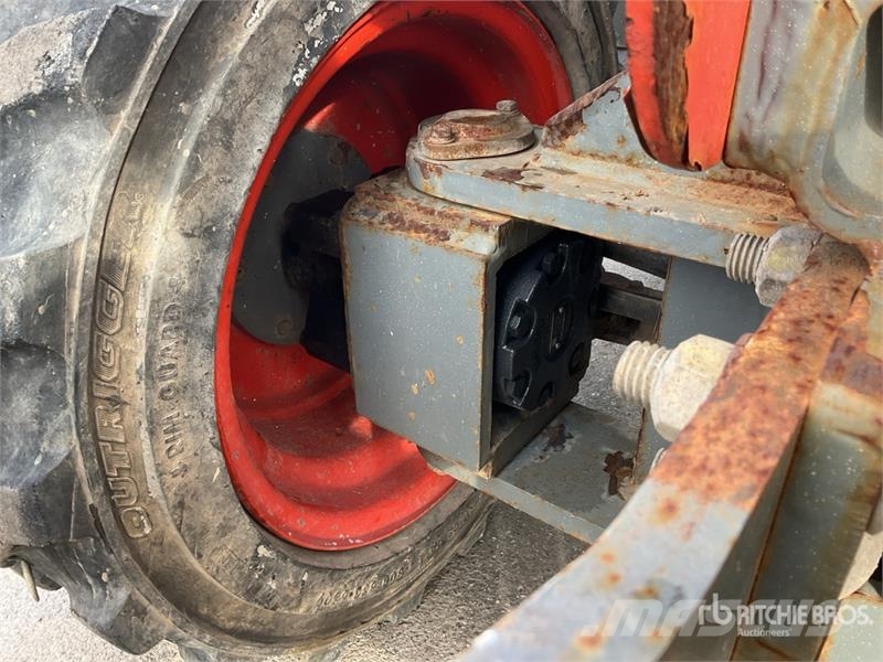 SkyJack SJ6832 RT Škaraste platforme
