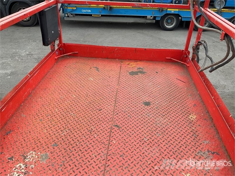 SkyJack SJ6832 RT Scissor lifts