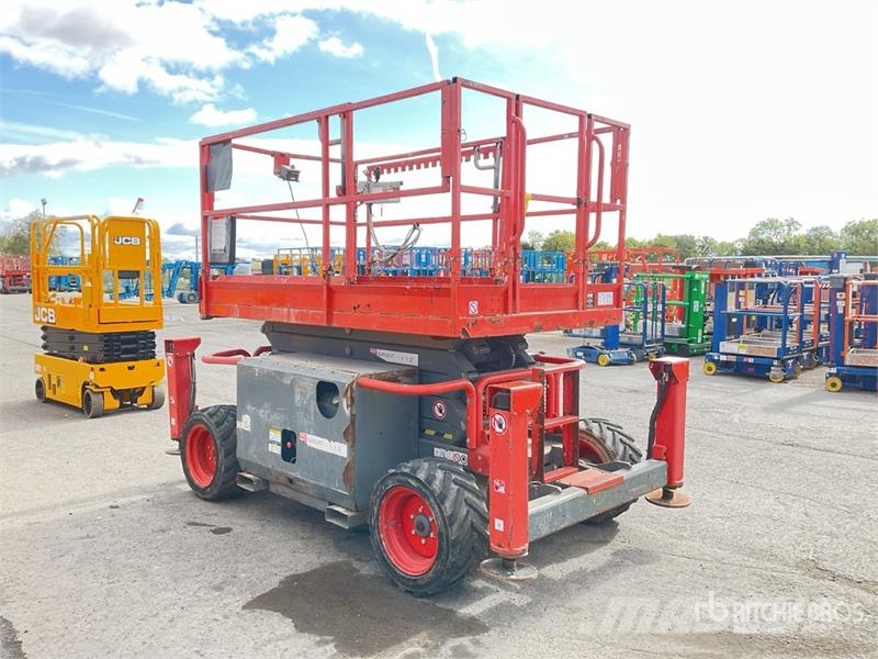 SkyJack SJ6832 RT Scissor lifts
