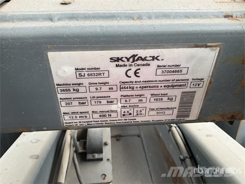 SkyJack SJ6832 RT Saxlifte