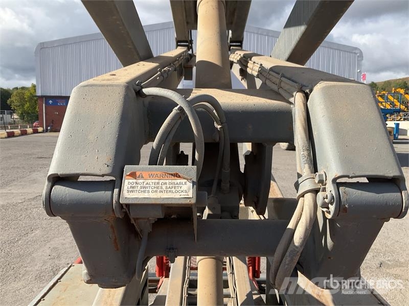 SkyJack SJ6832 RT Piattaforme a pantografo
