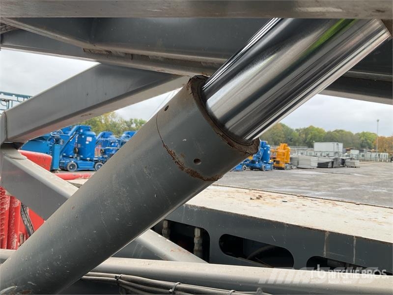 SkyJack SJ6832 RT Saxlifte