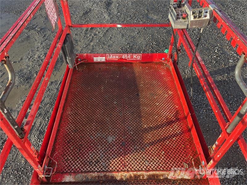 SkyJack SJ6832 RT Piattaforme a pantografo