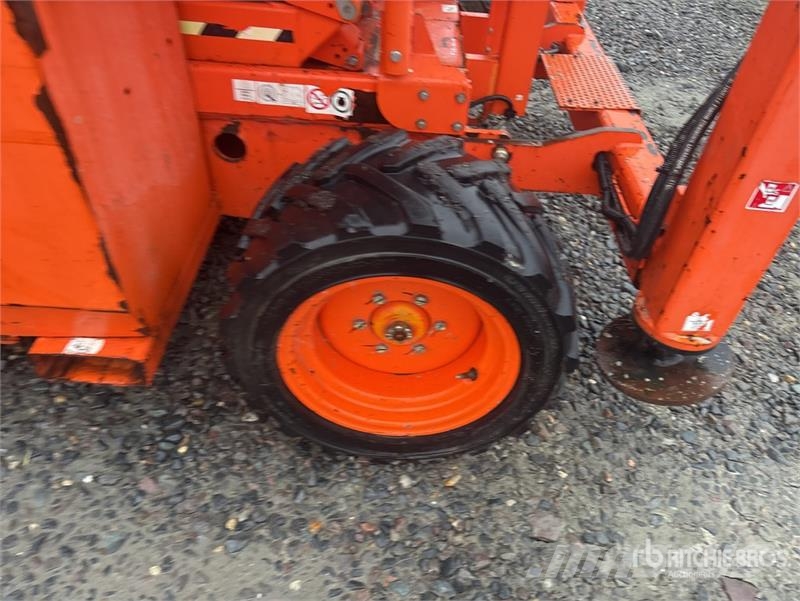 SkyJack SJ6832 RT Ollós emelők