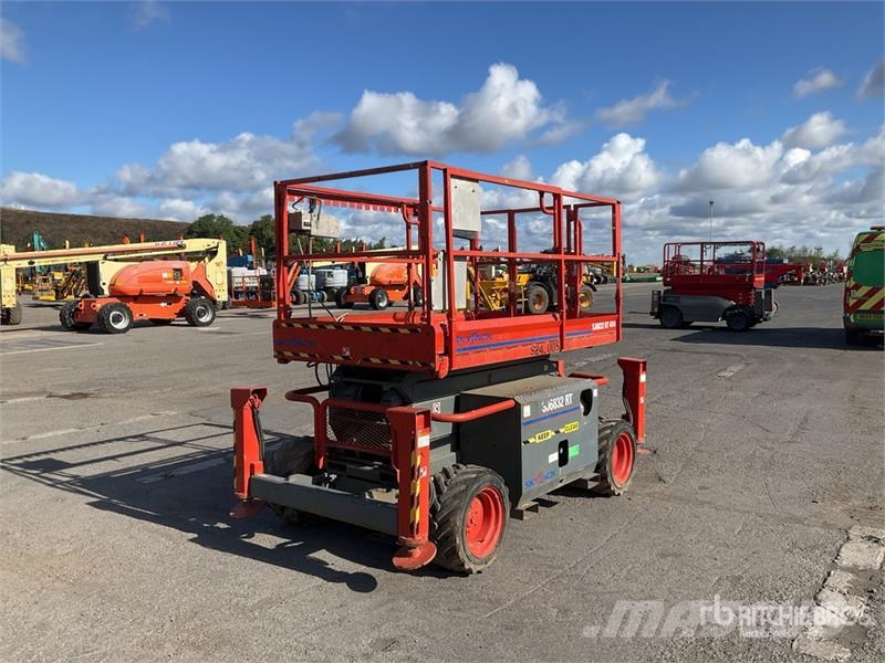 SkyJack SJ6832 RT Piattaforme a pantografo