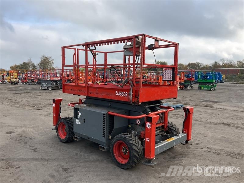 SkyJack SJ6832 RT Škaraste platforme