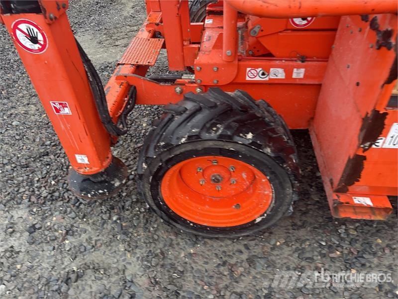 SkyJack SJ6832 RT Ollós emelők