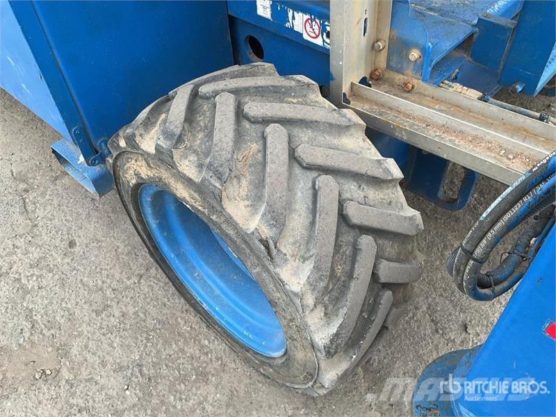 SkyJack SJ6832 RT Schaarhoogwerkers