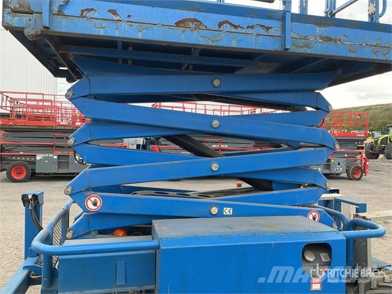 SkyJack SJ6832 RT Schaarhoogwerkers
