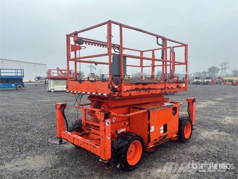 SkyJack SJ6832 RT Ollós emelők