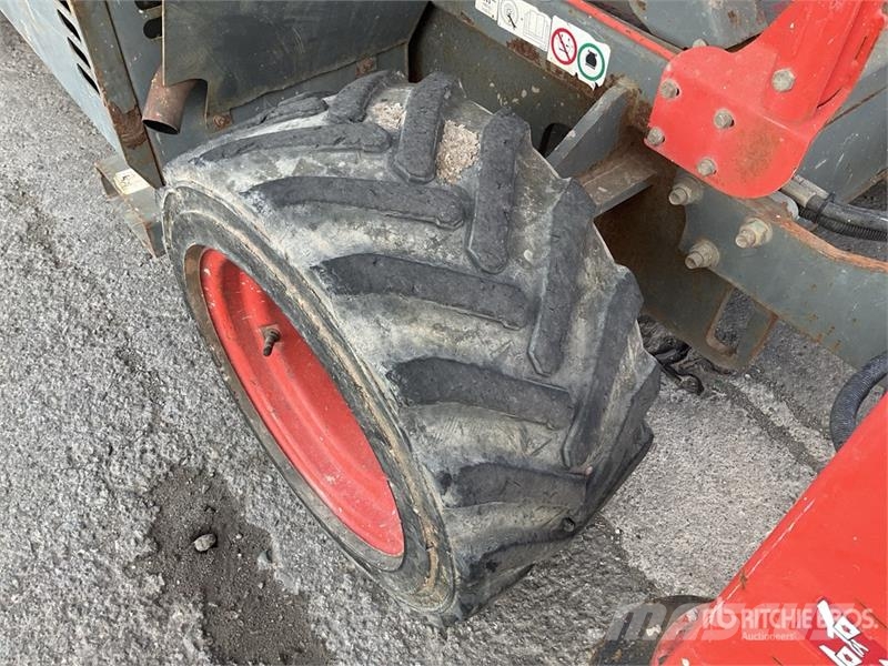 SkyJack SJ6832 RT رافعات مقصية الشكل