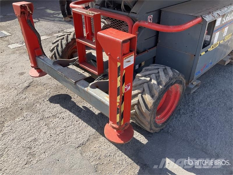 SkyJack SJ6832 RT Piattaforme a pantografo