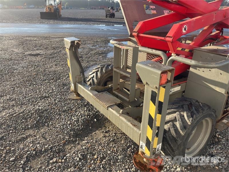 SkyJack SJ6832 RT Piattaforme a pantografo