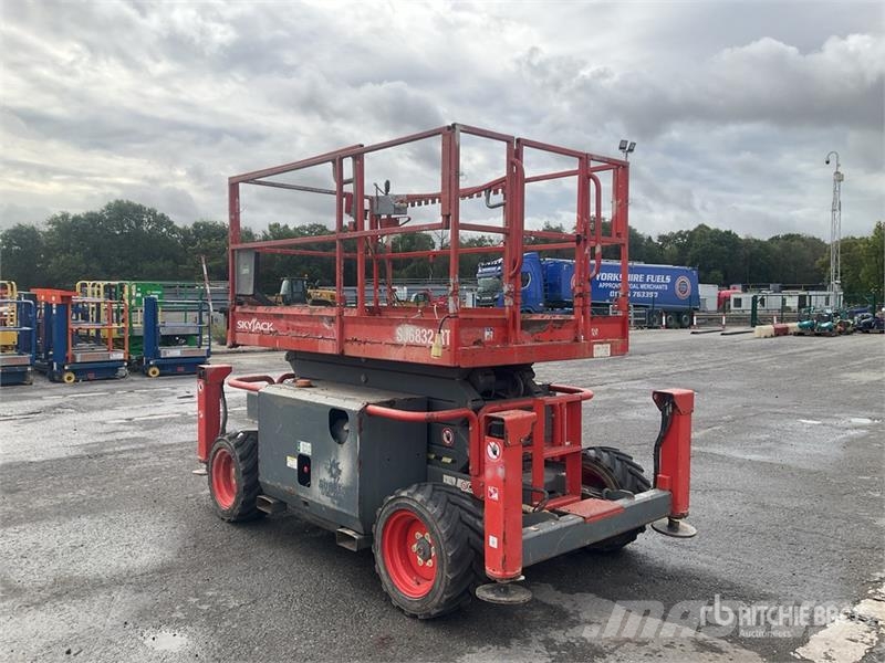SkyJack SJ6832 RT Makazaste platforme